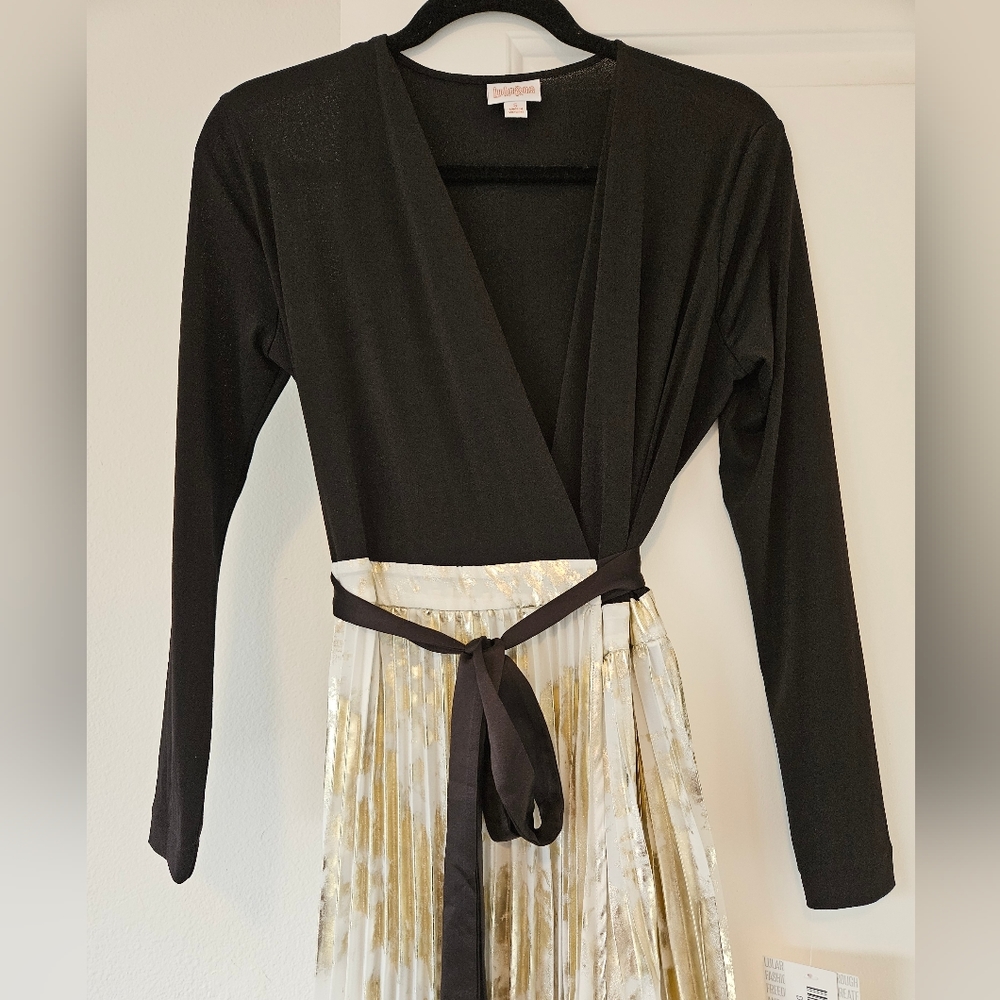 NWT LuLaRoe Gold Foil 'Deanne' Wrap Dress